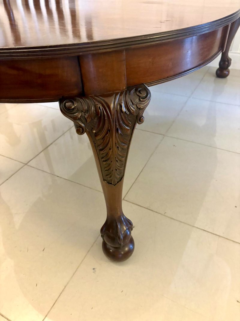 Antique Quality Victorian 10 Seater Figured Mahogany Extending Dining Table with Carved Claw and Ball Legs - Image 9